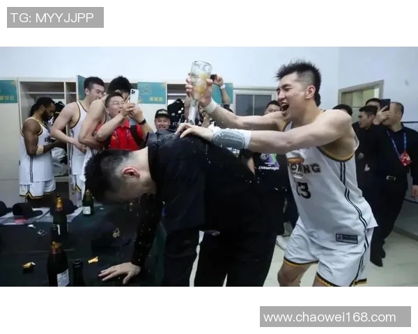 赵本山与姚明首次见面引发热议两位巨星的友谊故事令人期待 赵本山与姚明首次见面引发热议两位巨星的友谊故事令人期待