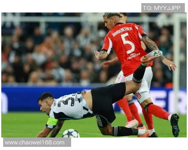 德甲精彩对决本菲卡大胜尤文图斯帽子戏法引爆全场热情